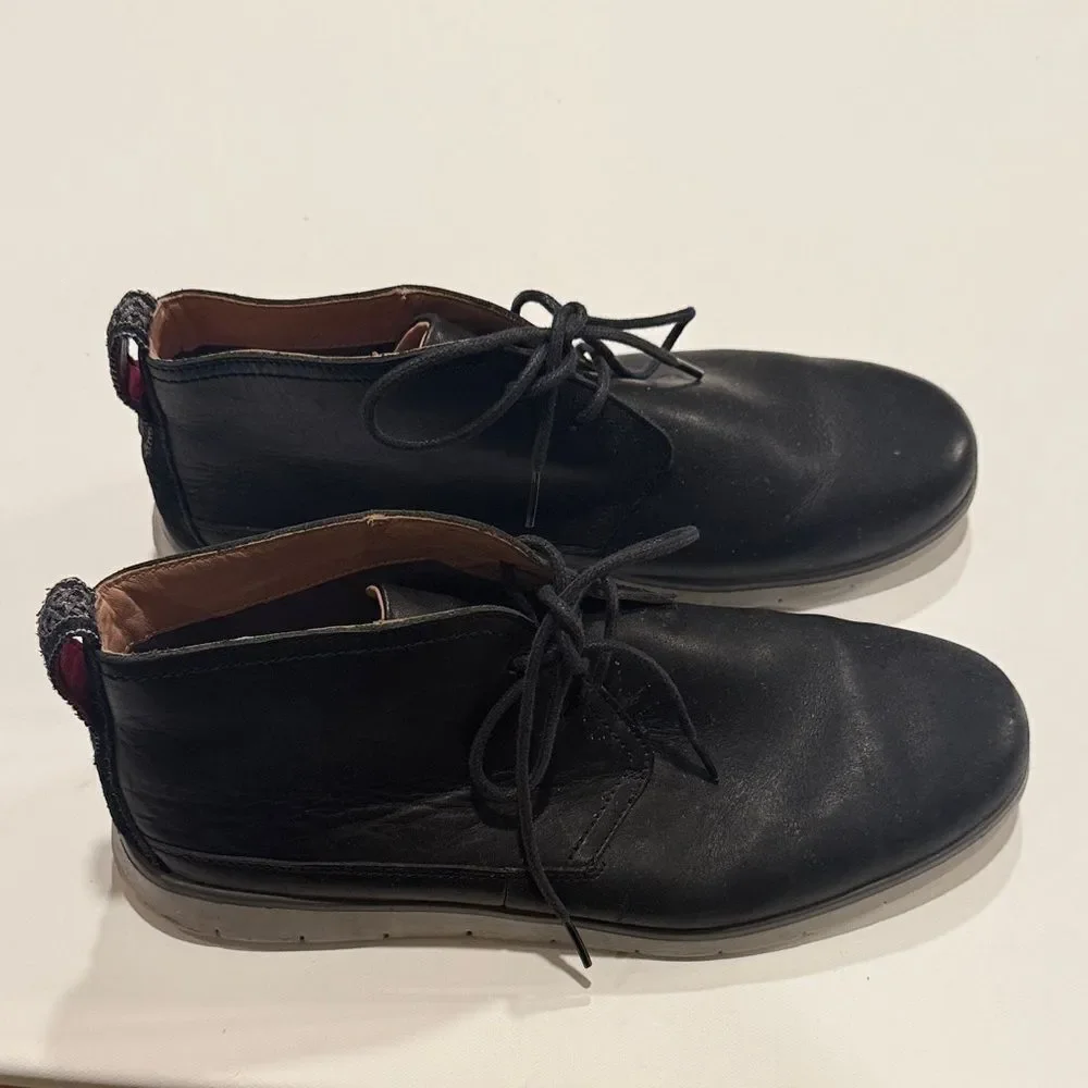 UGG Men's Black Chukka Boots